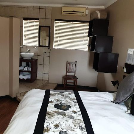 Tsessebe Guesthouse Блумфонтейн Экстерьер фото