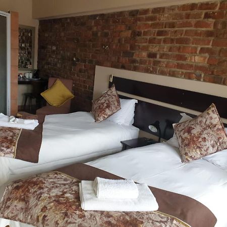 Tsessebe Guesthouse Блумфонтейн Экстерьер фото