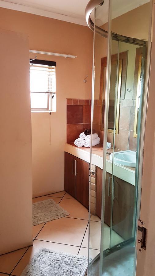 Tsessebe Guesthouse Блумфонтейн Экстерьер фото