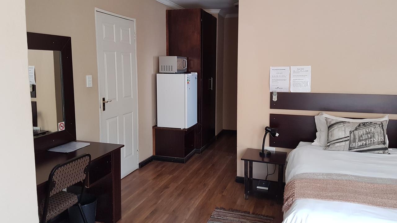 Tsessebe Guesthouse Блумфонтейн Экстерьер фото