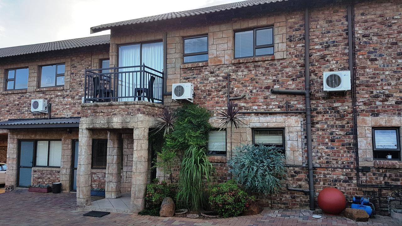 Tsessebe Guesthouse Блумфонтейн Экстерьер фото