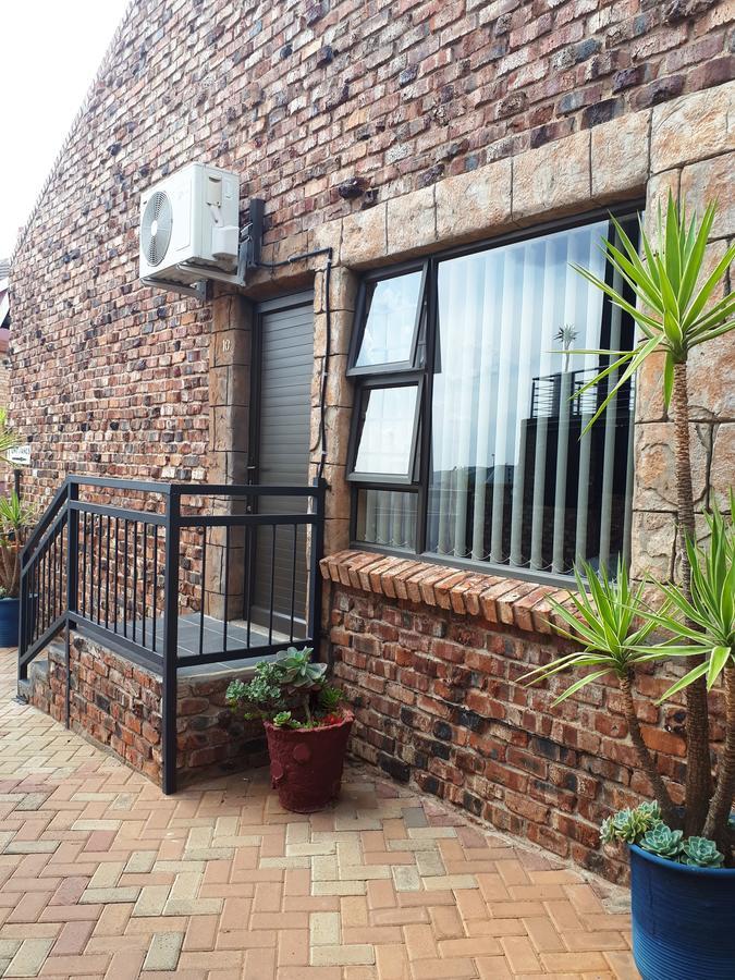 Tsessebe Guesthouse Блумфонтейн Экстерьер фото